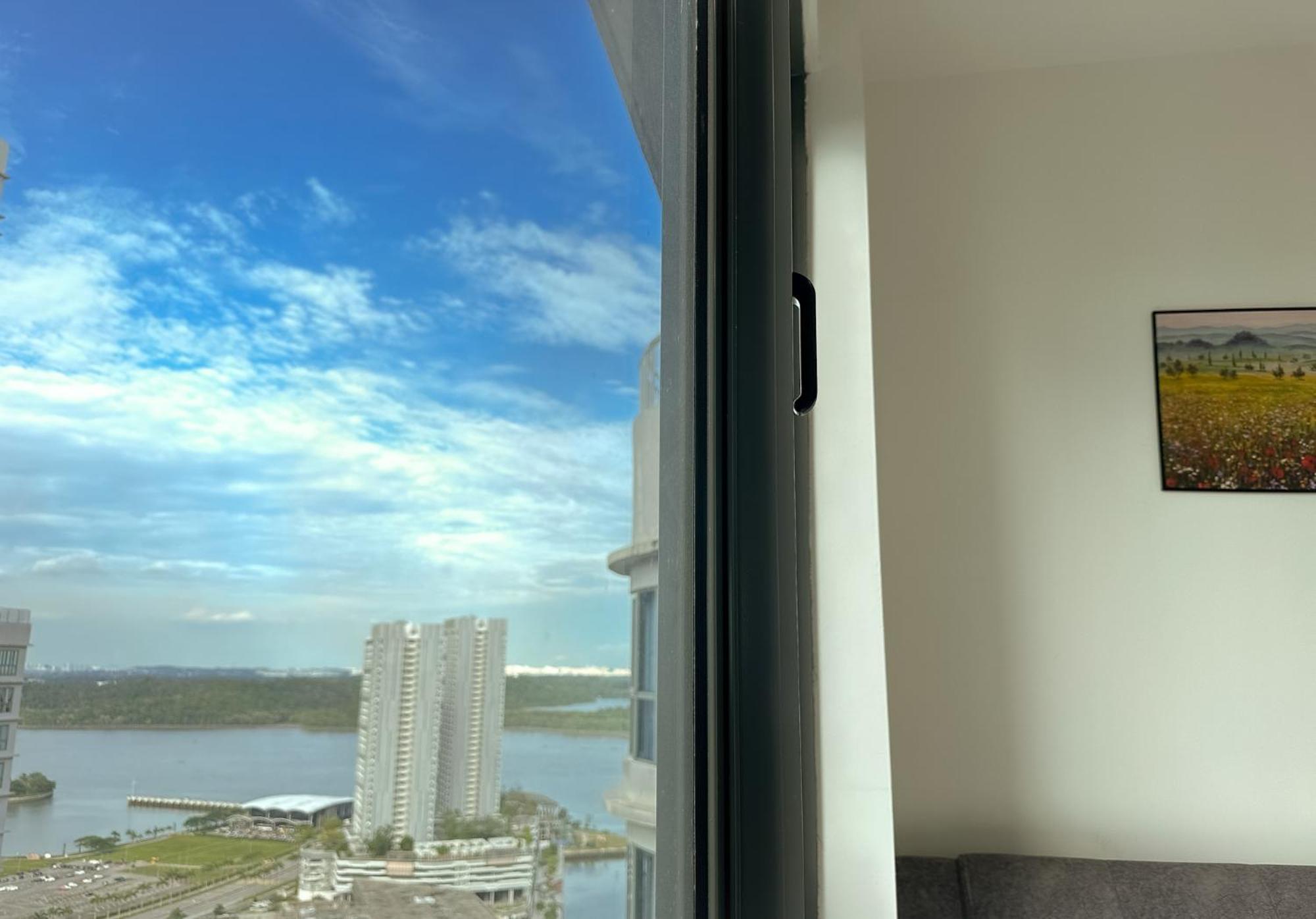 Teega Suites Puteriharbour By Wp Homestay Johor Bahru Szoba fotó